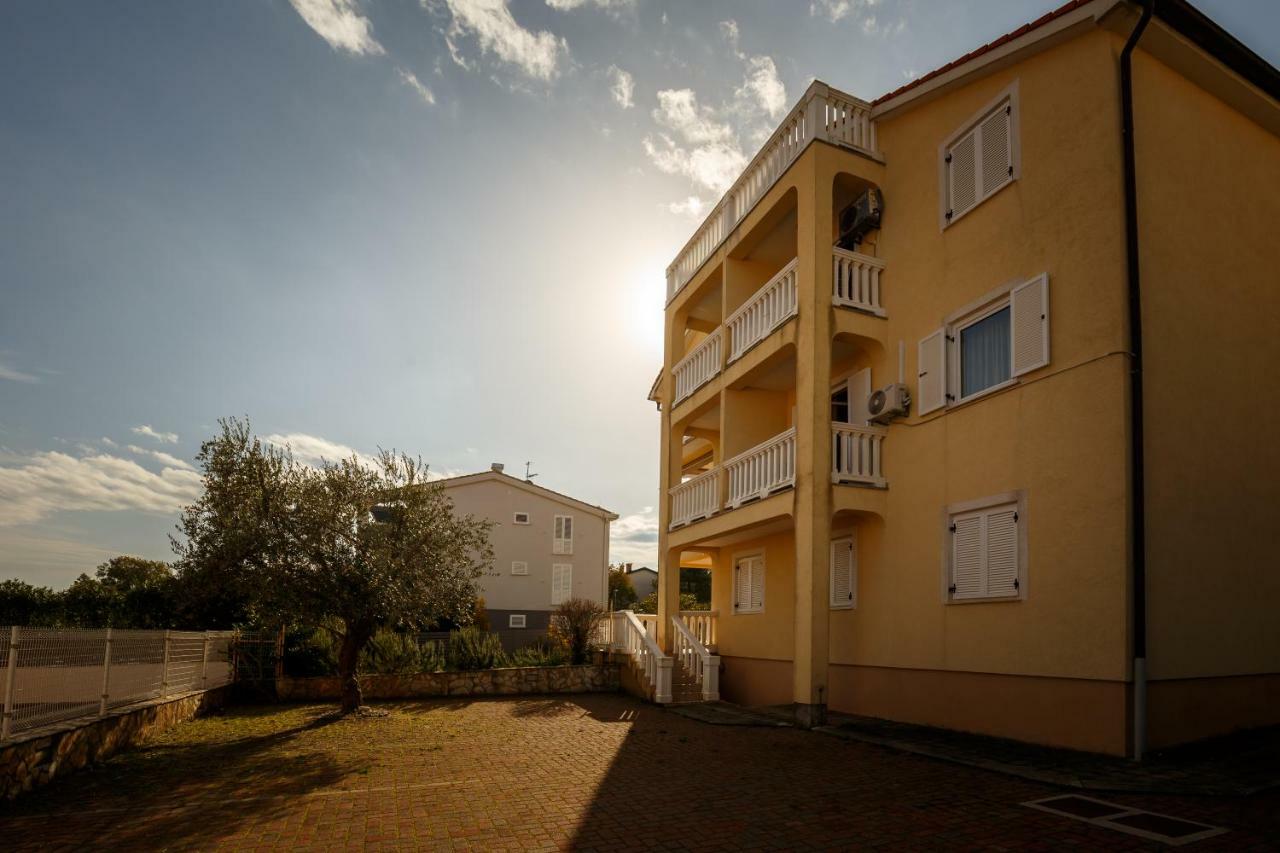 Apartment Josephine 2 Malinska Exterior photo