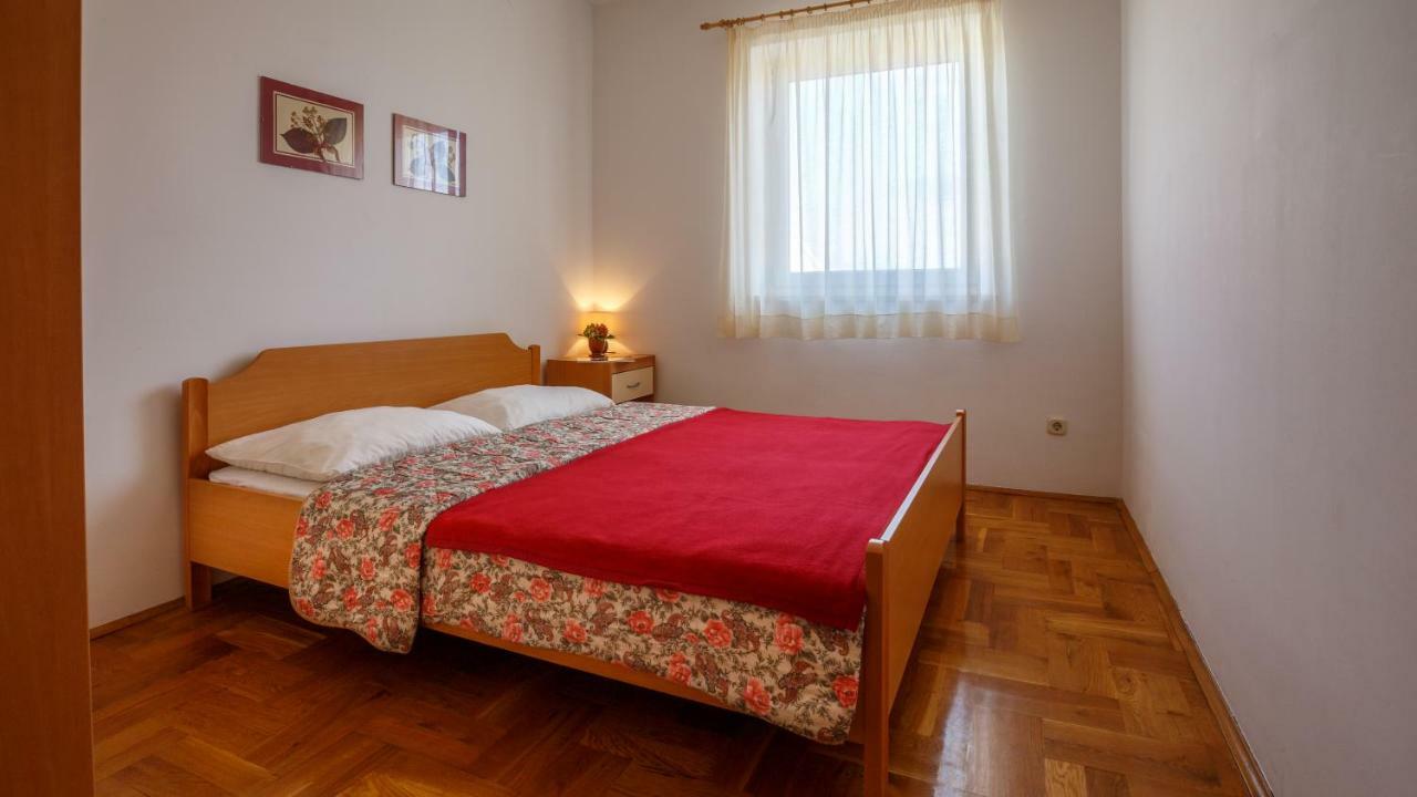 Apartment Josephine 2 Malinska Exterior photo